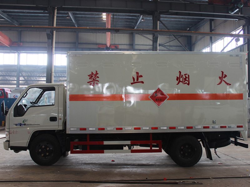 江铃黄牌爆破器材车