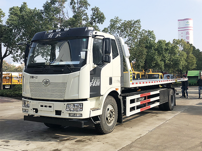 国六黄牌解放J6平板一拖二清障车