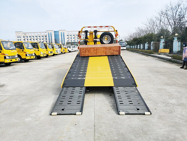 重汽豪沃国六蓝牌清障车