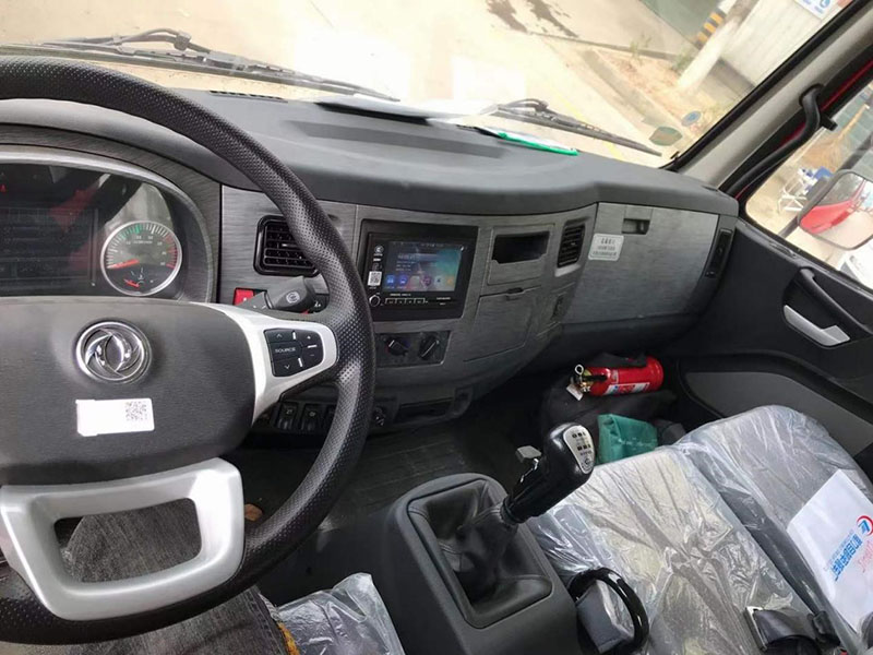 国六东风锦程后八轮平板运输车