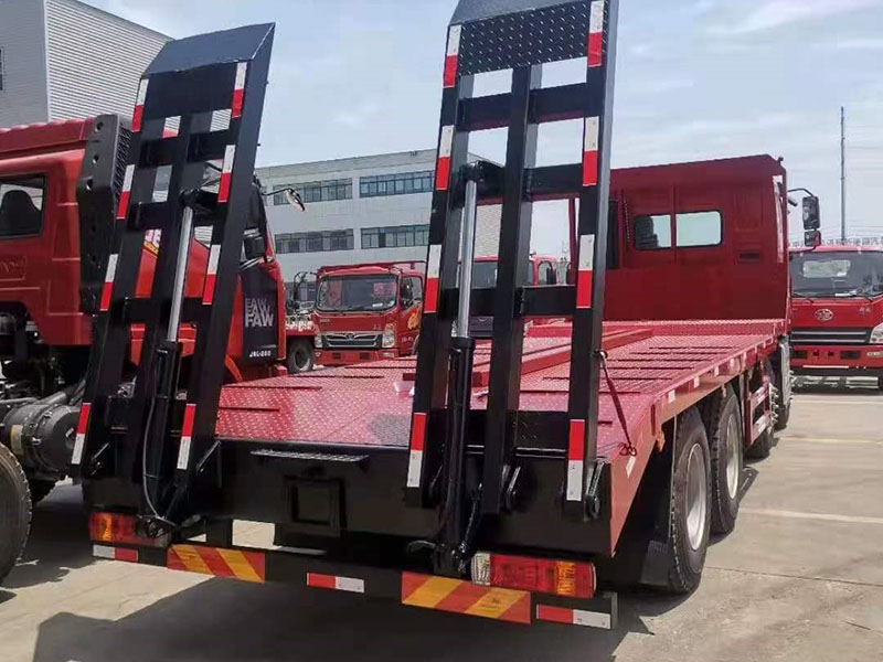 国六东风柳汽前四后八平板运输车