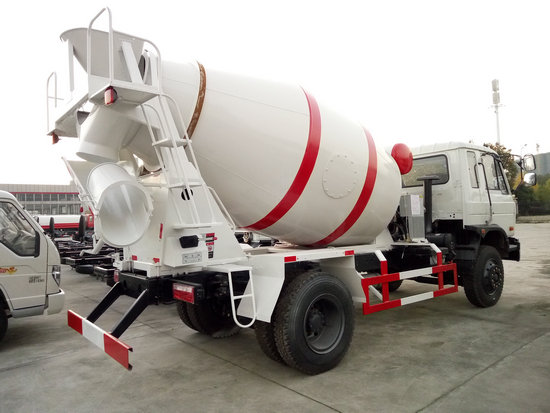 东风5-7方混凝土搅拌运输车