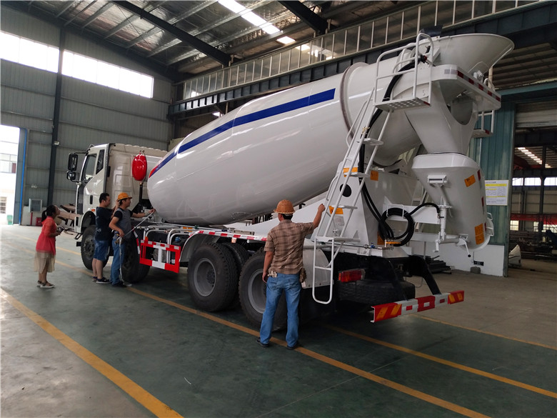 解放轻量化搅拌车