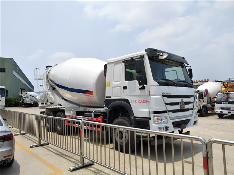 豪沃14方搅拌车厂家