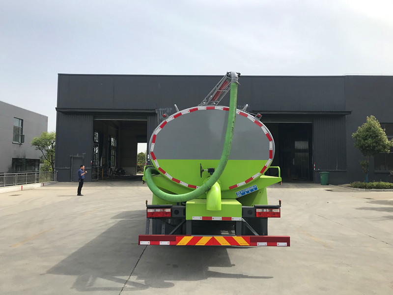 东风D9吸粪车（国六）