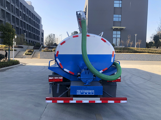 东风小多利卡吸粪车（国六）