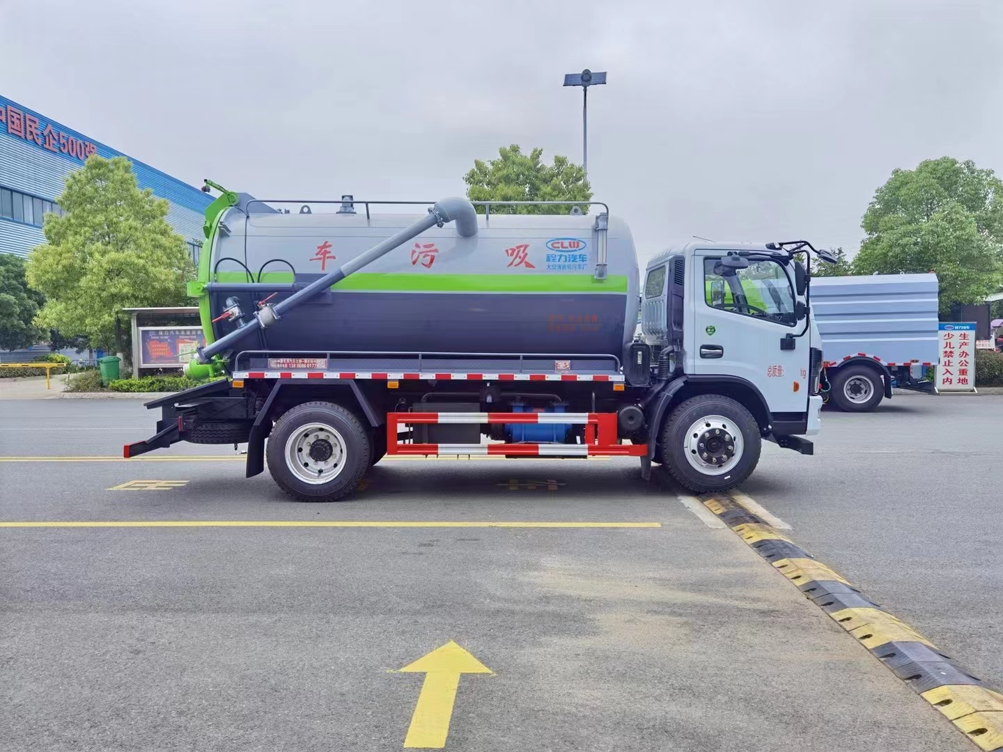 东风大多利卡吸污车（国六）