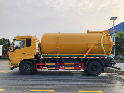东风天锦吸污车（国六）