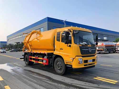 东风天锦吸污车（国六）