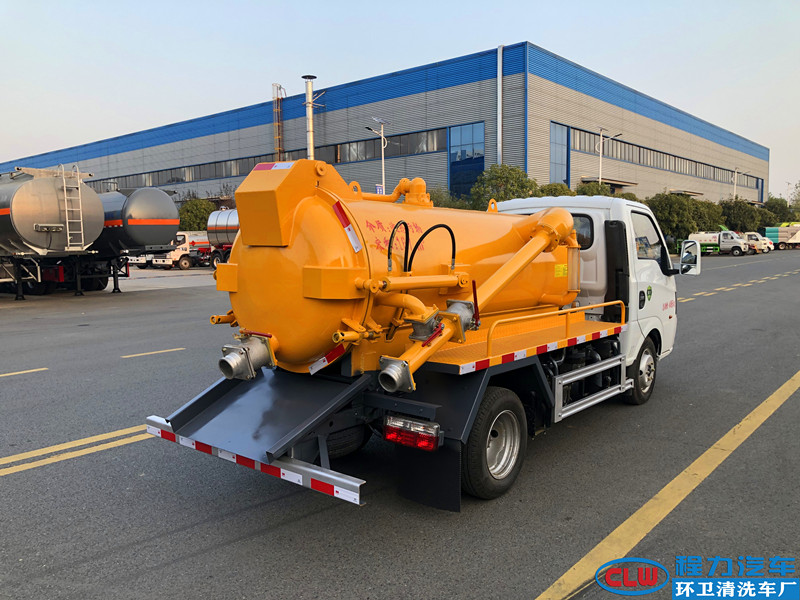 东风途逸2.2立方吸污车