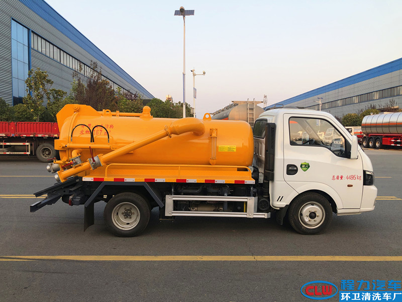东风途逸2.2立方吸污车