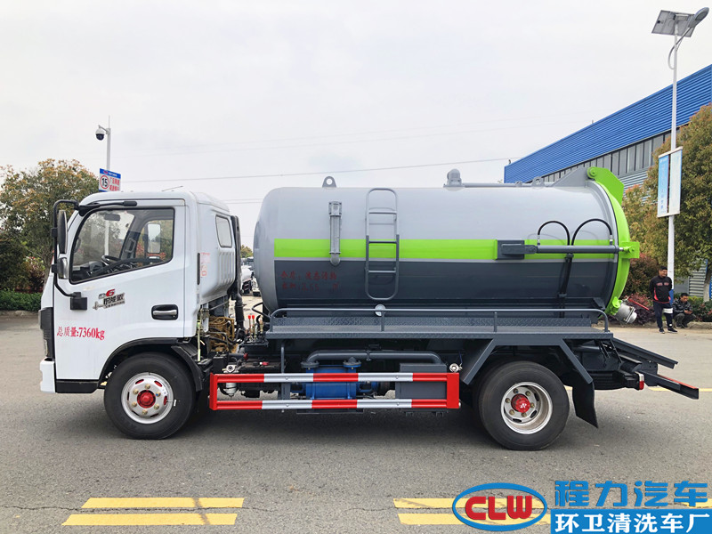 东风小多利卡吸污车（国六）
