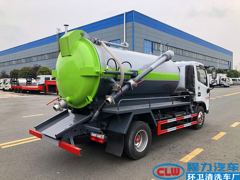 东风小多利卡吸污车（国六）