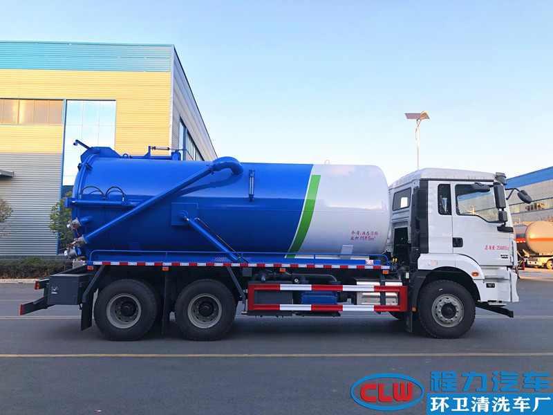 陕汽德龙后双桥吸污车（国六）