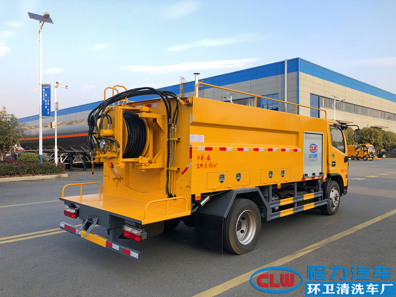 东风大多利卡高压清洗车