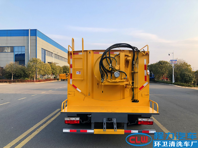 东风大多利卡高压清洗车