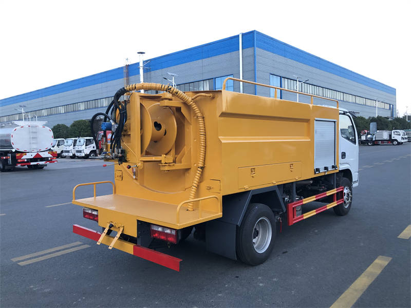 东风小多利卡高压清洗车锡柴（国六蓝牌）