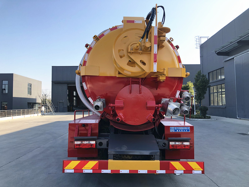 东风D9清洗吸污车（国六）