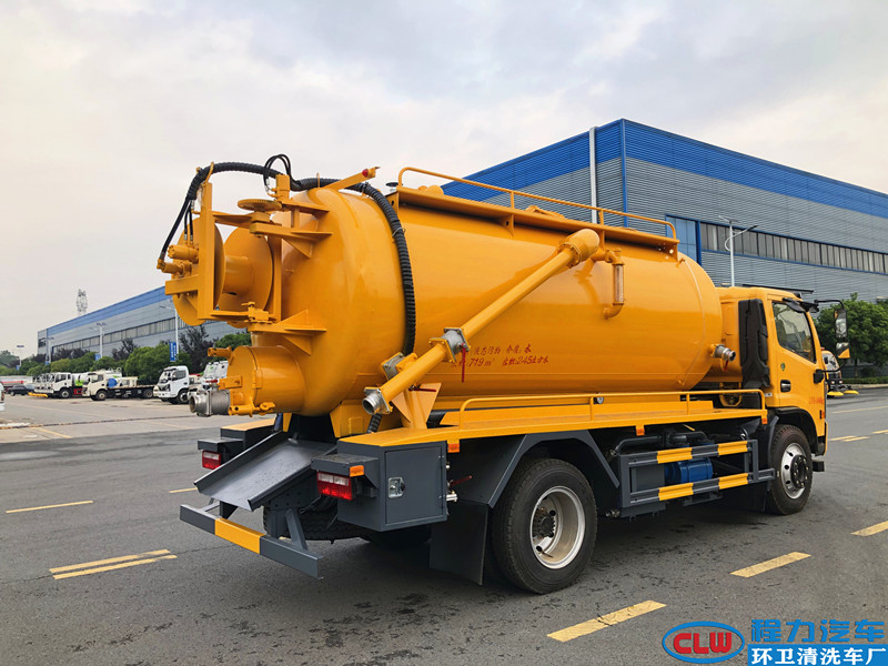 东风多利卡清洗吸污车（一体罐）