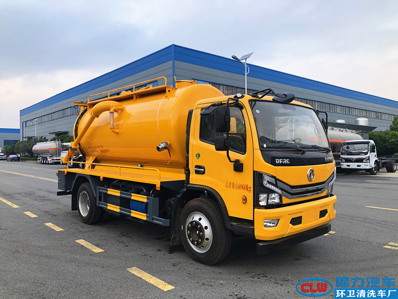 东风多利卡清洗吸污车（一体罐）