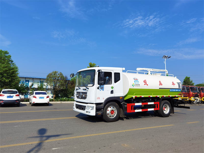 12.8方东风D9吸粪车（程力）